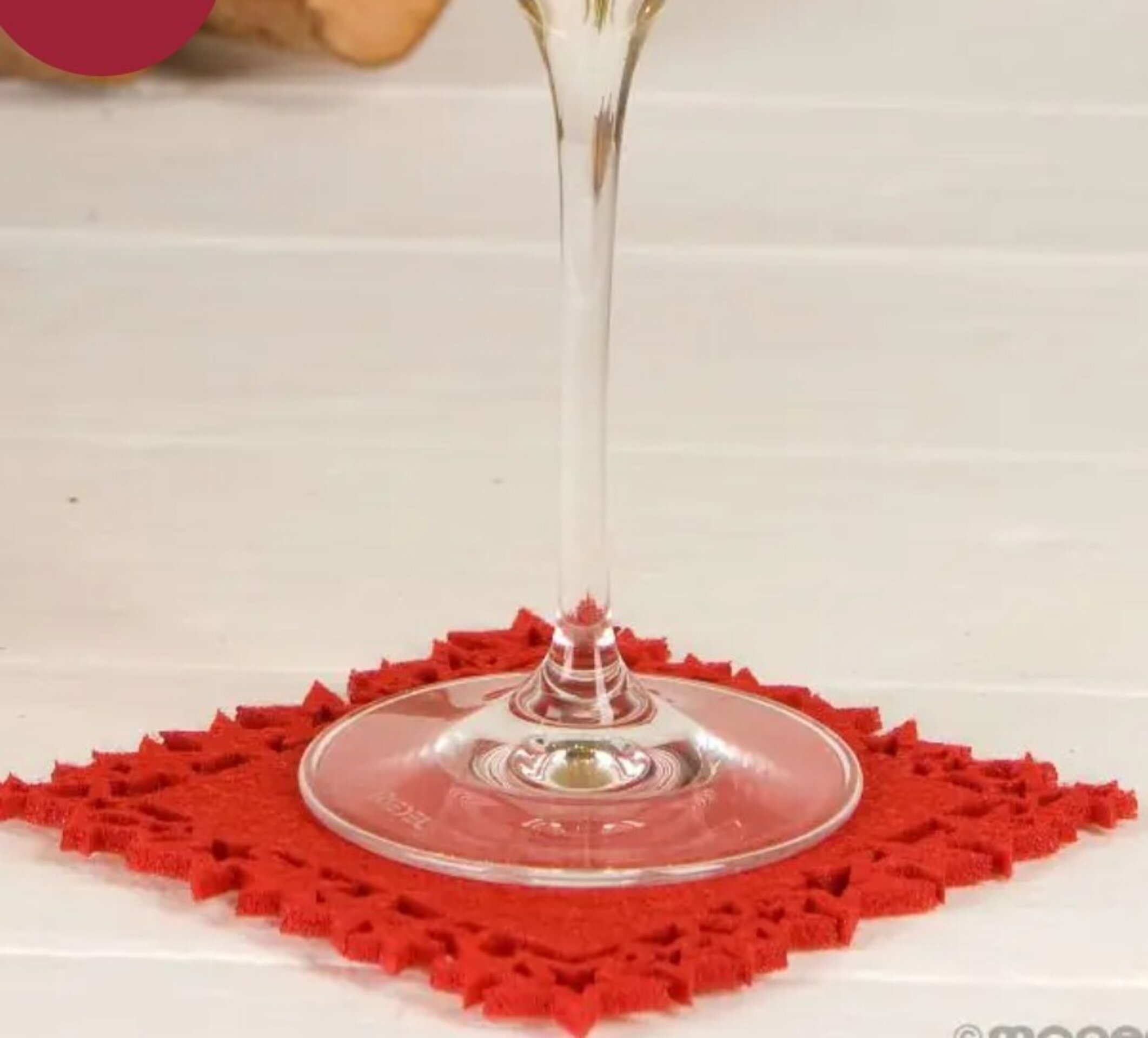 Posavasos fieltro rojo estrellas 10x10cm., min.6 - 2