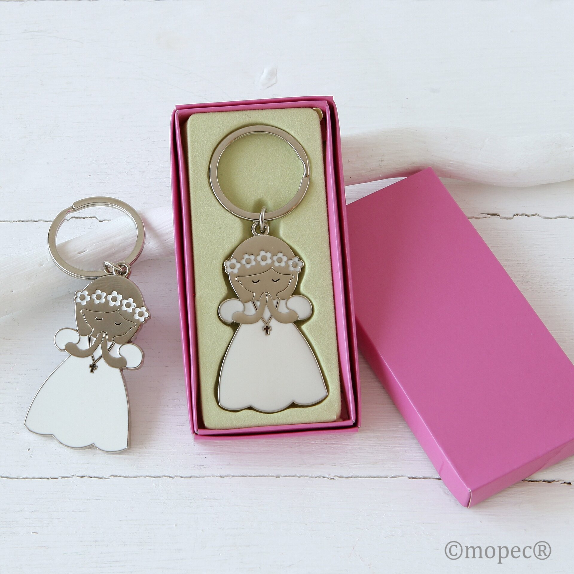 Llavero niña vestido blanco Comunión 5,7cm.en caja regalo min 5 2.60€ - 2