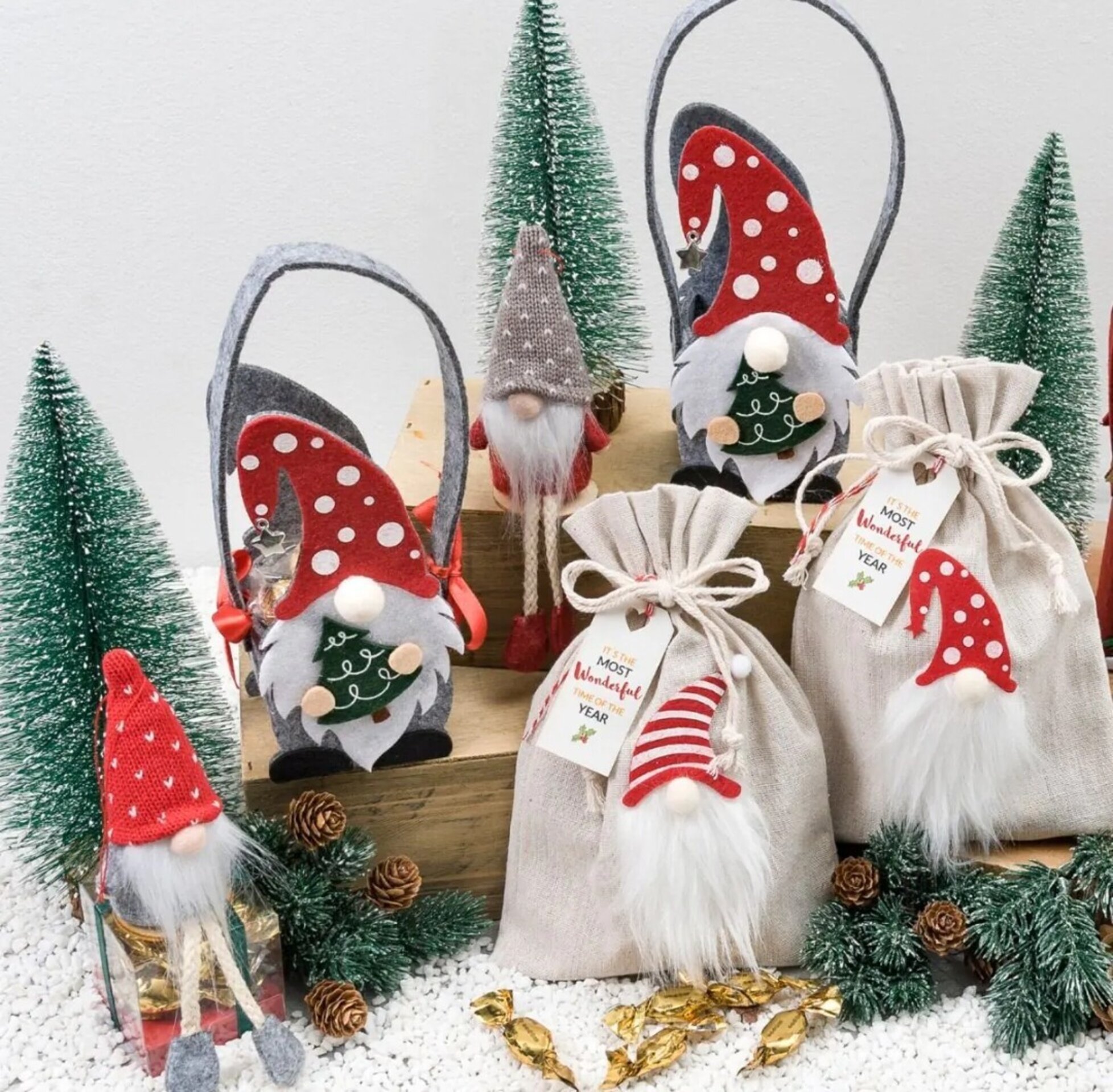 Bolsa Gnomos rojos con tarjeta y 25 minifruits stdo 6€ c/u - 3