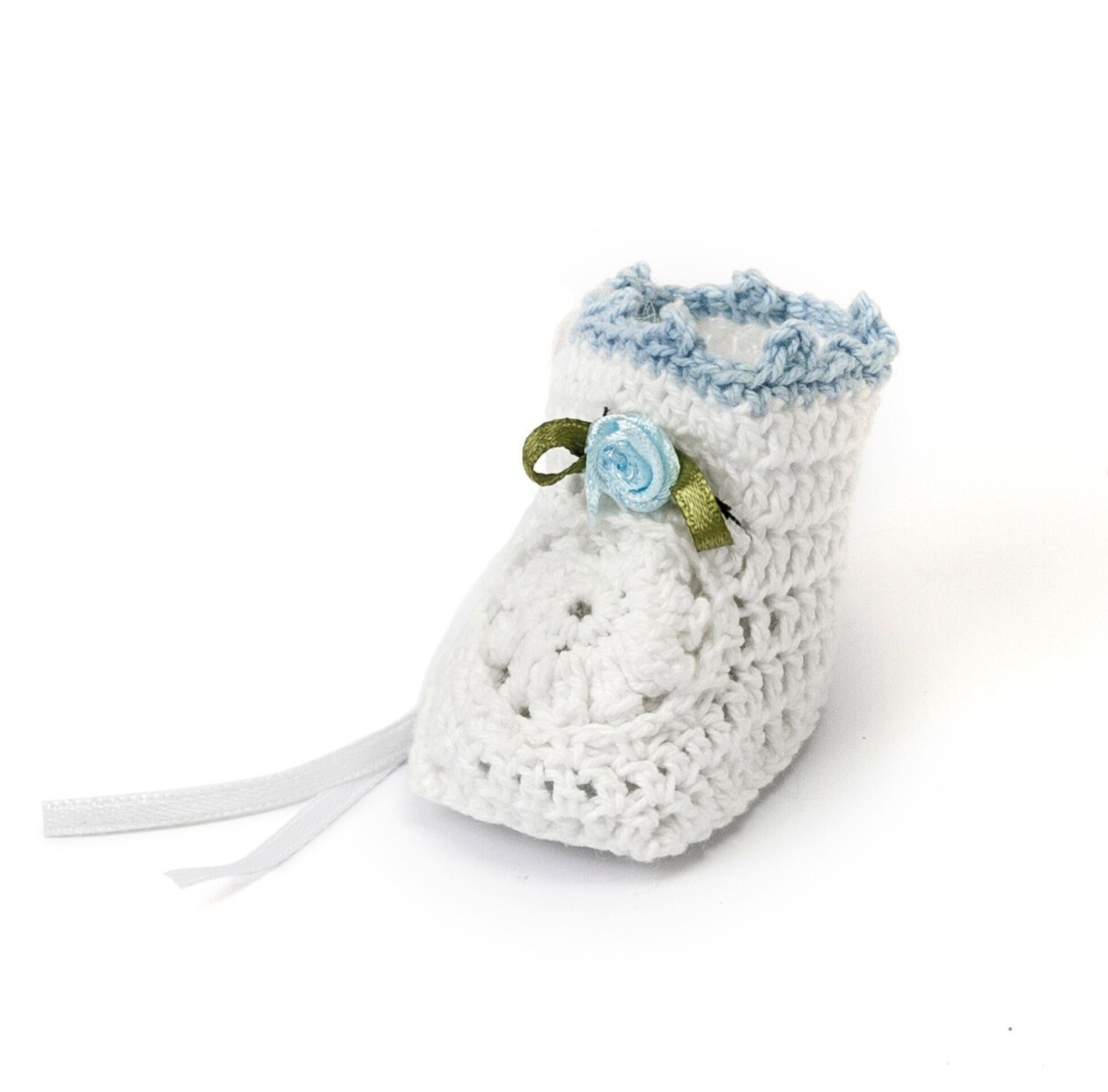 Botita ganchillo blanca flor azul 3,5x4x5cm, min.6 1,40€ - 2