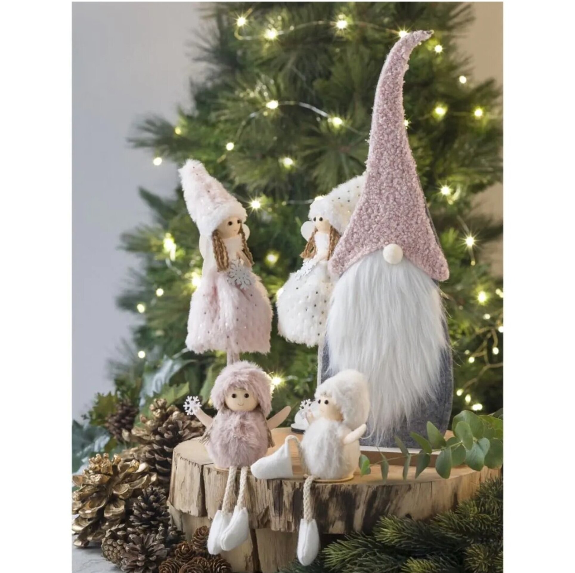 Muñecas rosa y blanca sentadas base madera surtido 3€ min 2 ud - 3