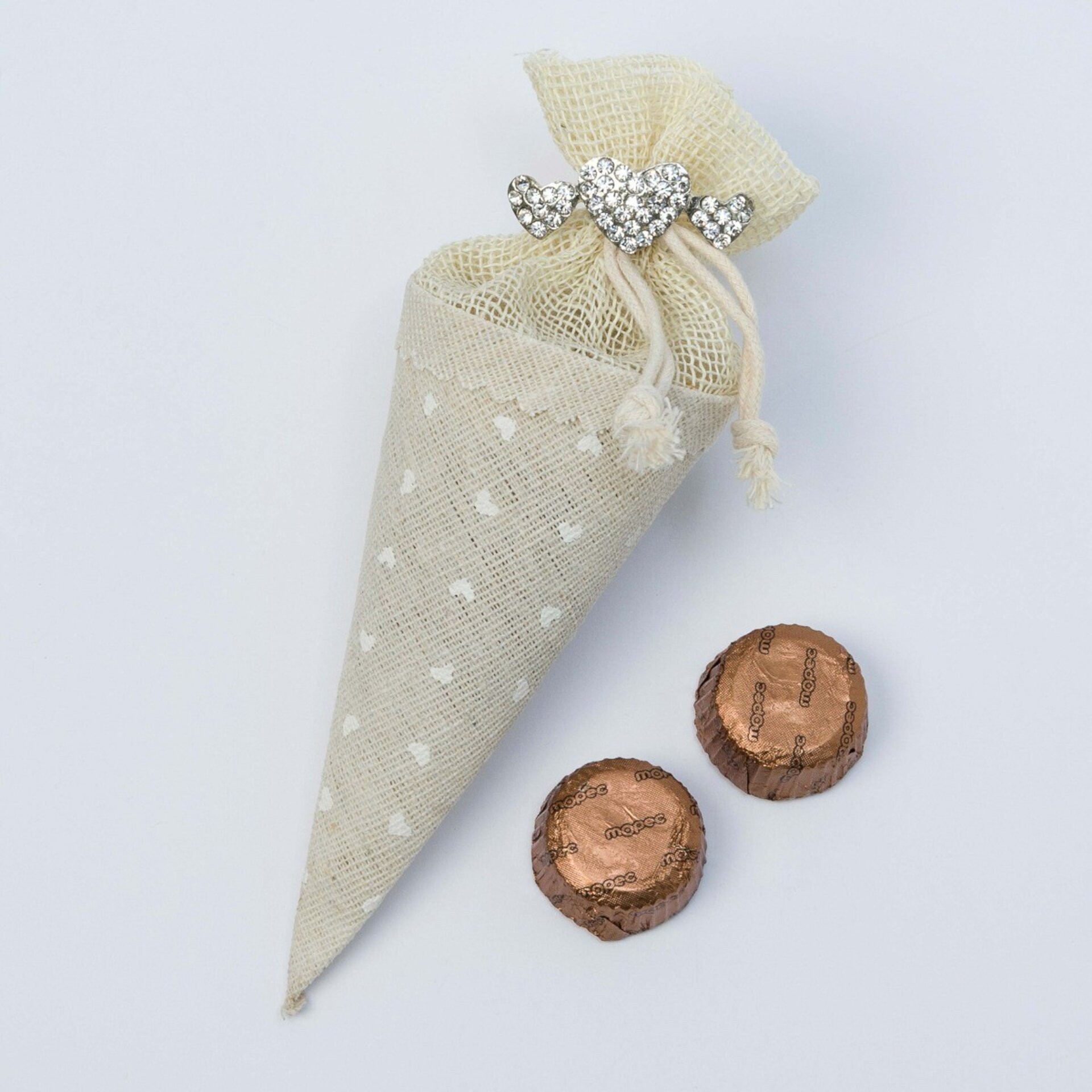 Cono-bolsa broche corazones strass con 2 bombones - 2