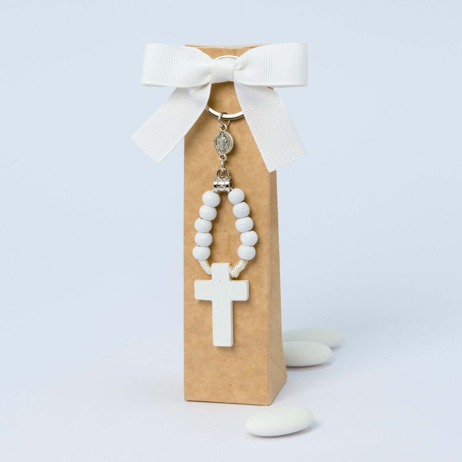 Estuche kraft llavero rosario madera blanco 3 peladillas - 2