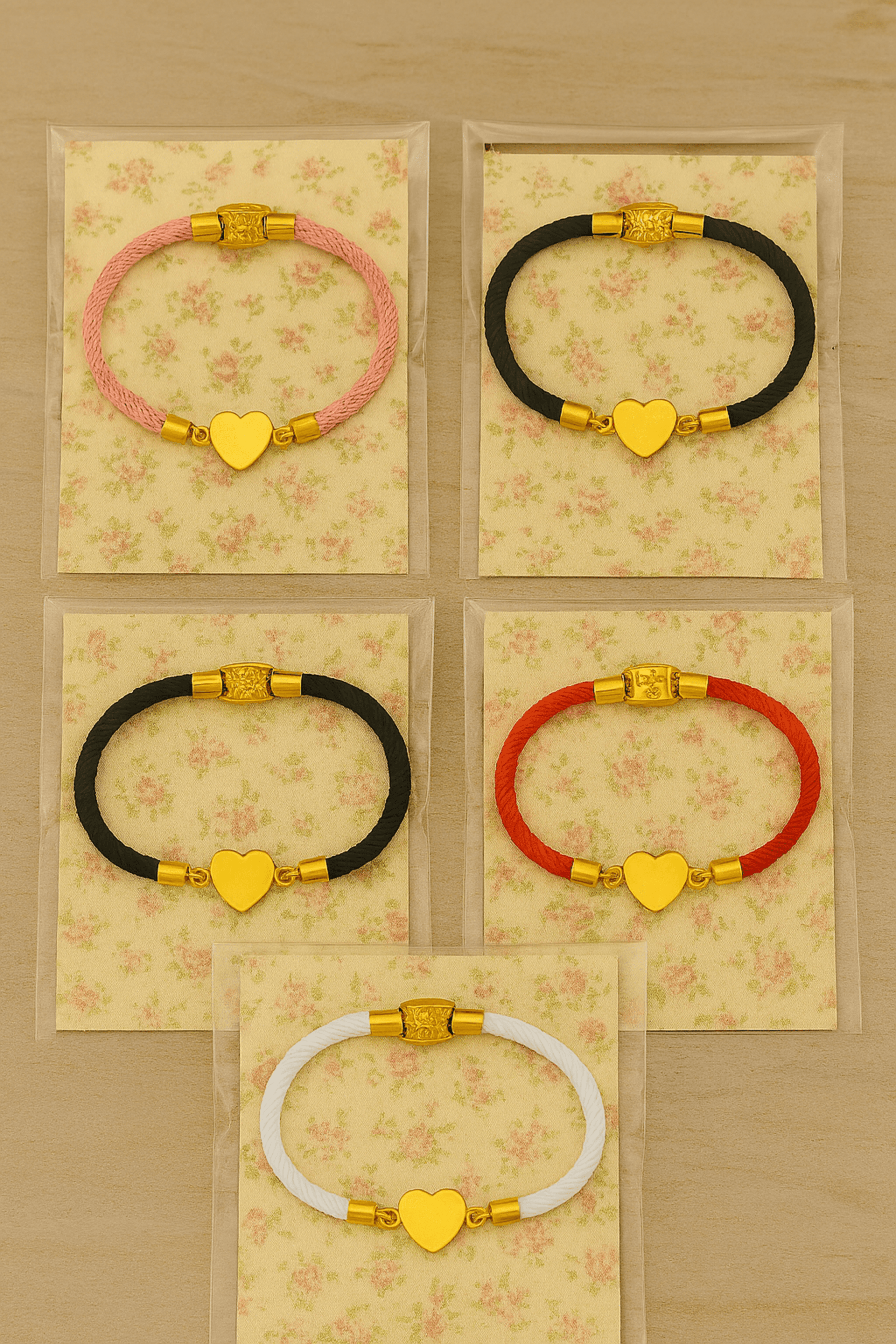 Pulsera con corazón y charm 4 colores - 1